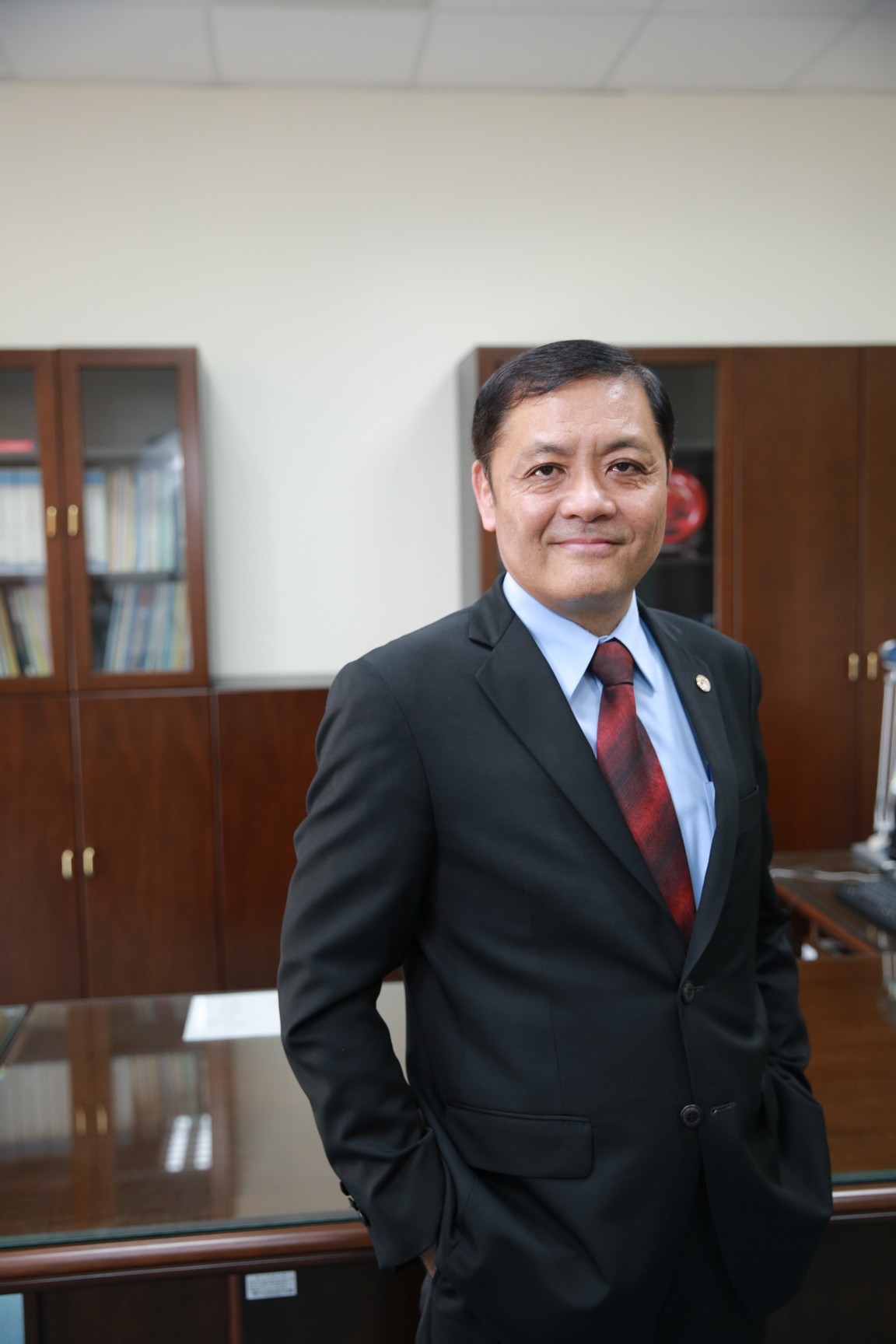 莊寶鵰行政副校長